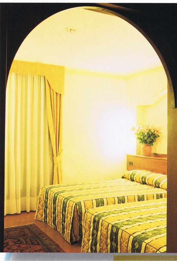 Hotel Piroga Padova Selvazzano Dentro Bilik gambar