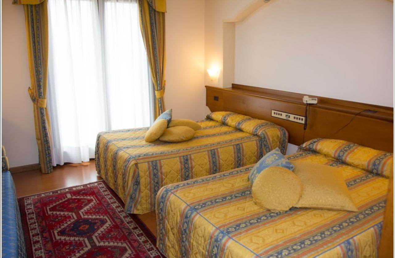Hotel Piroga Padova Selvazzano Dentro Luaran gambar